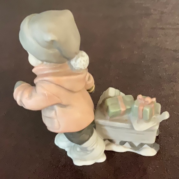 Kim Anderson Boy with sled full of presents - Picture 2 of 3